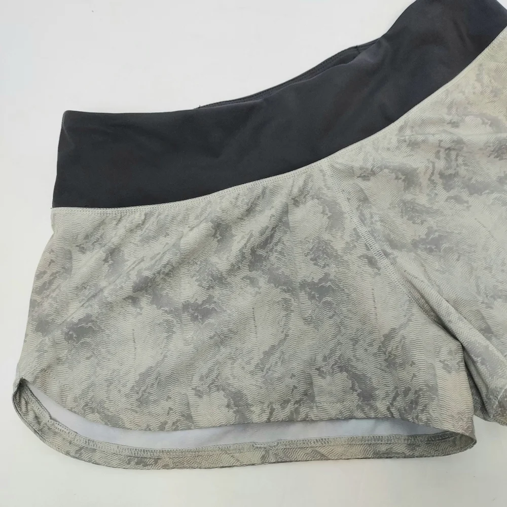 VUORI Women's Omni Performance Shorts Grey Medium